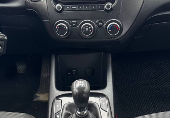 Подержанный автомобиль Kia Cerato Sedan 2019 года (11 фото)