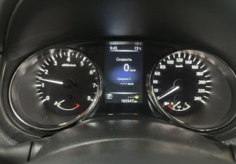 Подержанный автомобиль Nissan Qashqai 2014 года (9 фото)