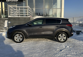 Подержанный автомобиль Kia Sportage 2017 года (8 фото)