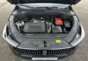 Подержанный автомобиль FAW Bestune T55 2023 года (13 фото)