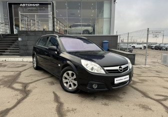 Подержанный автомобиль Opel Signum 2007 года (3 фото)