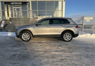 Подержанный автомобиль Volkswagen Tiguan 2017 года (8 фото)
