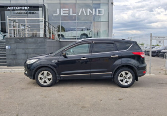 Подержанный автомобиль Ford Kuga 2014 года (8 фото)