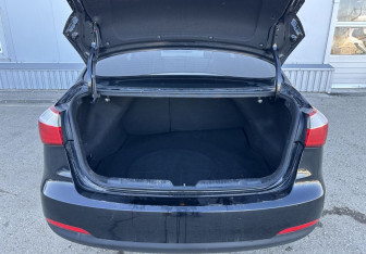 Подержанный автомобиль Kia Cerato Sedan 2015 года (15 фото)