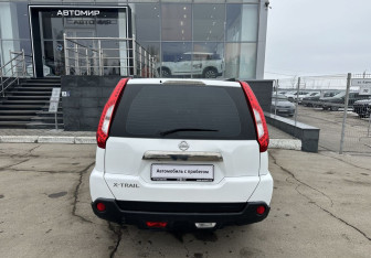 Подержанный автомобиль Nissan X-Trail 2014 года (6 фото)