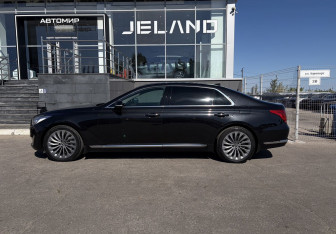 Подержанный автомобиль Genesis G90 2018 года (8 фото)