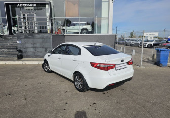 Подержанный автомобиль Kia Rio Sedan 2013 года (7 фото)