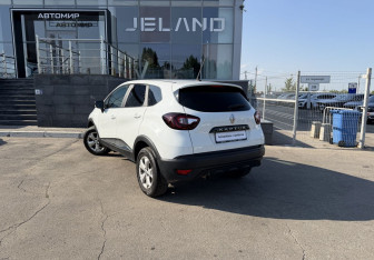 Подержанный автомобиль Renault Kaptur 2021 года (7 фото)