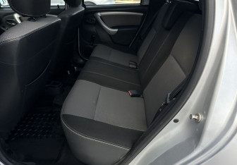 Подержанный автомобиль Renault Duster 2013 года (12 фото)