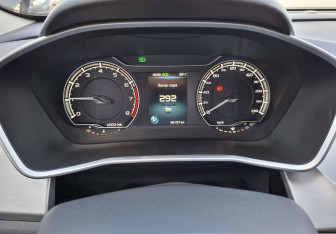 Подержанный автомобиль Geely Coolray 2021 года (9 фото)
