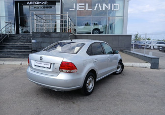 Подержанный автомобиль Volkswagen Polo Sedan 2011 года (5 фото)