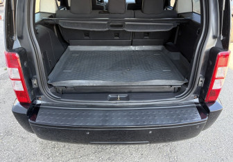 Подержанный автомобиль Dodge Nitro 2007 года (15 фото)