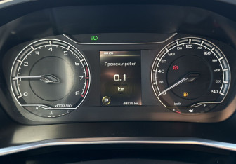 Подержанный автомобиль Geely Coolray 2021 года (9 фото)