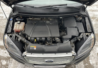 Подержанный автомобиль Ford Focus Hatchback 2007 года (13 фото)