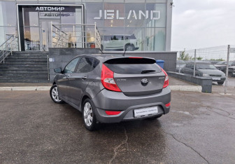 Подержанный автомобиль Hyundai Solaris Hatchback 2012 года (7 фото)