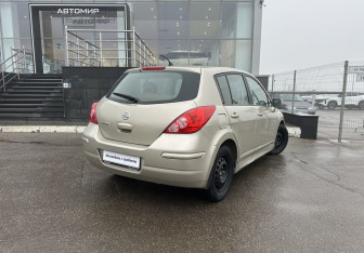 Подержанный автомобиль Nissan Tiida Hatchback 2011 года (5 фото)