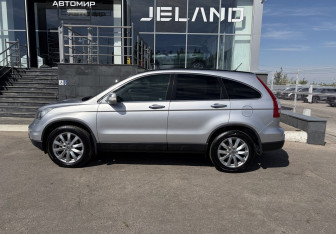 Подержанный автомобиль Honda CR-V 2011 года (8 фото)