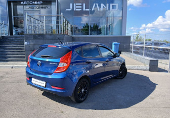 Подержанный автомобиль Hyundai Solaris Hatchback 2015 года (5 фото)