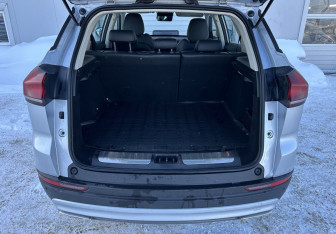 Подержанный автомобиль Geely Atlas Pro 2024 года (15 фото)