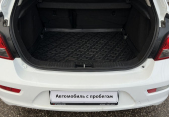 Подержанный автомобиль Chevrolet Cruze Hatchback 2013 года (13 фото)