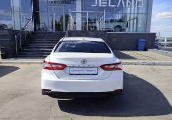 Подержанный автомобиль Toyota Camry Sedan 2020 года (6 фото)