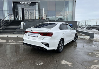 Подержанный автомобиль Kia Cerato Sedan 2019 года (5 фото)