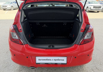 Подержанный автомобиль Opel Corsa 2011 года (13 фото)