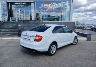 Подержанный автомобиль Skoda Rapid Liftback 2015 года (5 фото)