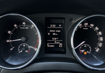 Подержанный автомобиль Skoda Yeti 2013 года (9 фото)