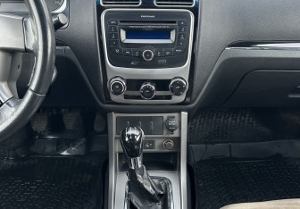 Подержанный автомобиль Geely Emgrand EC7 Sedan 2013 года (11 фото)