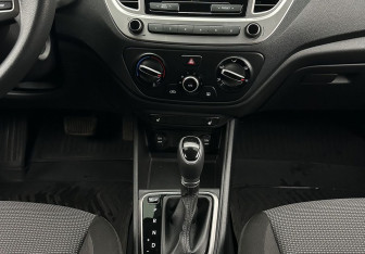 Подержанный автомобиль Hyundai Solaris Sedan 2022 года (11 фото)