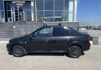 Подержанный автомобиль Renault Logan Sedan 2011 года (8 фото)