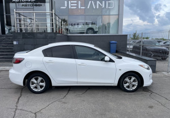 Подержанный автомобиль Mazda 3 Sedan 2012 года (4 фото)