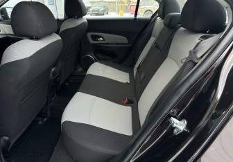 Подержанный автомобиль Chevrolet Cruze Sedan 2014 года (12 фото)