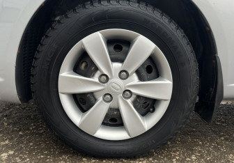 Подержанный автомобиль Kia Rio Hatchback 2010 года (14 фото)