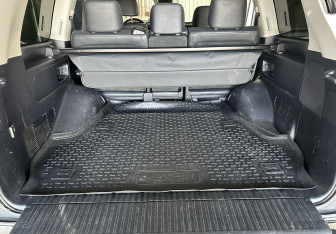 Подержанный автомобиль Toyota Land Cruiser Suv 2015 года (13 фото)