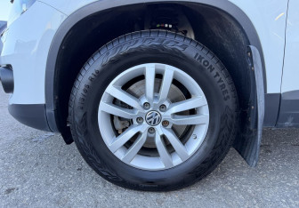 Подержанный автомобиль Volkswagen Tiguan 2015 года (14 фото)
