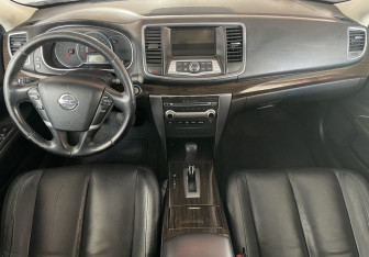 Подержанный автомобиль Nissan Teana 2012 года (10 фото)