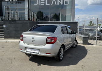 Подержанный автомобиль Renault Logan Sedan 2015 года (5 фото)