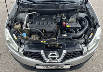 Подержанный автомобиль Nissan Qashqai 2010 года (14 фото)