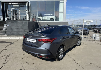 Подержанный автомобиль Hyundai Solaris Sedan 2021 года (5 фото)