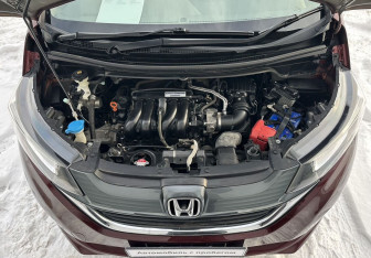 Подержанный автомобиль Honda Freed 2017 года (14 фото)