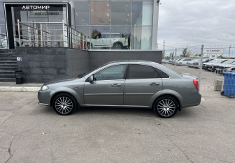 Подержанный автомобиль Daewoo Gentra Sedan 2014 года (8 фото)