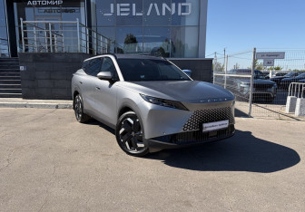 Подержанный автомобиль Omoda C7 2025 года (3 фото)