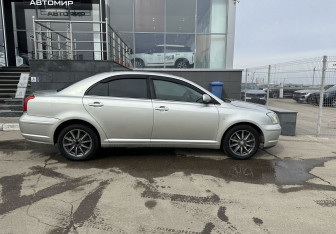 Подержанный автомобиль Toyota Avensis Sedan 2004 года (4 фото)