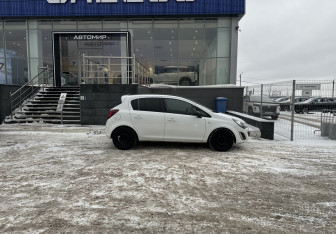 Подержанный автомобиль Opel Corsa 2013 года (4 фото)