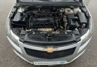 Подержанный автомобиль Chevrolet Cruze Sedan 2011 года (13 фото)