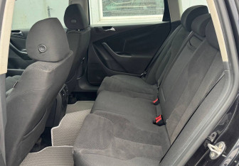 Подержанный автомобиль Volkswagen Passat Wagon 2007 года (12 фото)