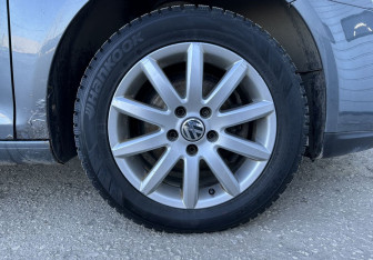 Подержанный автомобиль Volkswagen Jetta Sedan 2009 года (15 фото)