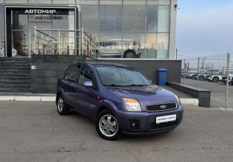 Подержанный автомобиль Ford Fusion 2007 года (3 фото)